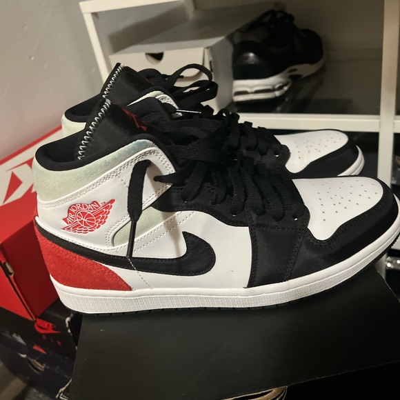 Jordan Black and White Sneakers - Picture 2 of 3